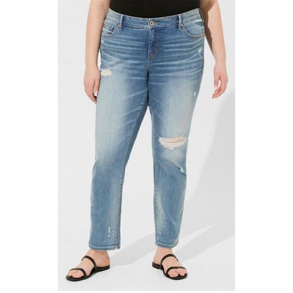 Torrid Boyfriend Straight Vintage Stretch Mid-Rise Distressed Jeans Plus Size 22 - Picture 1 of 9